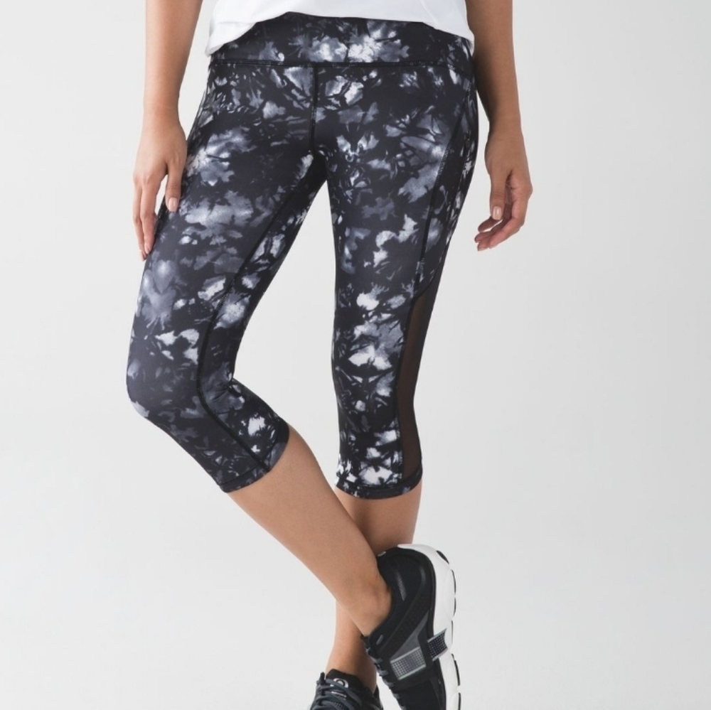 Lululemon sun runner crop leggings Size 4/small